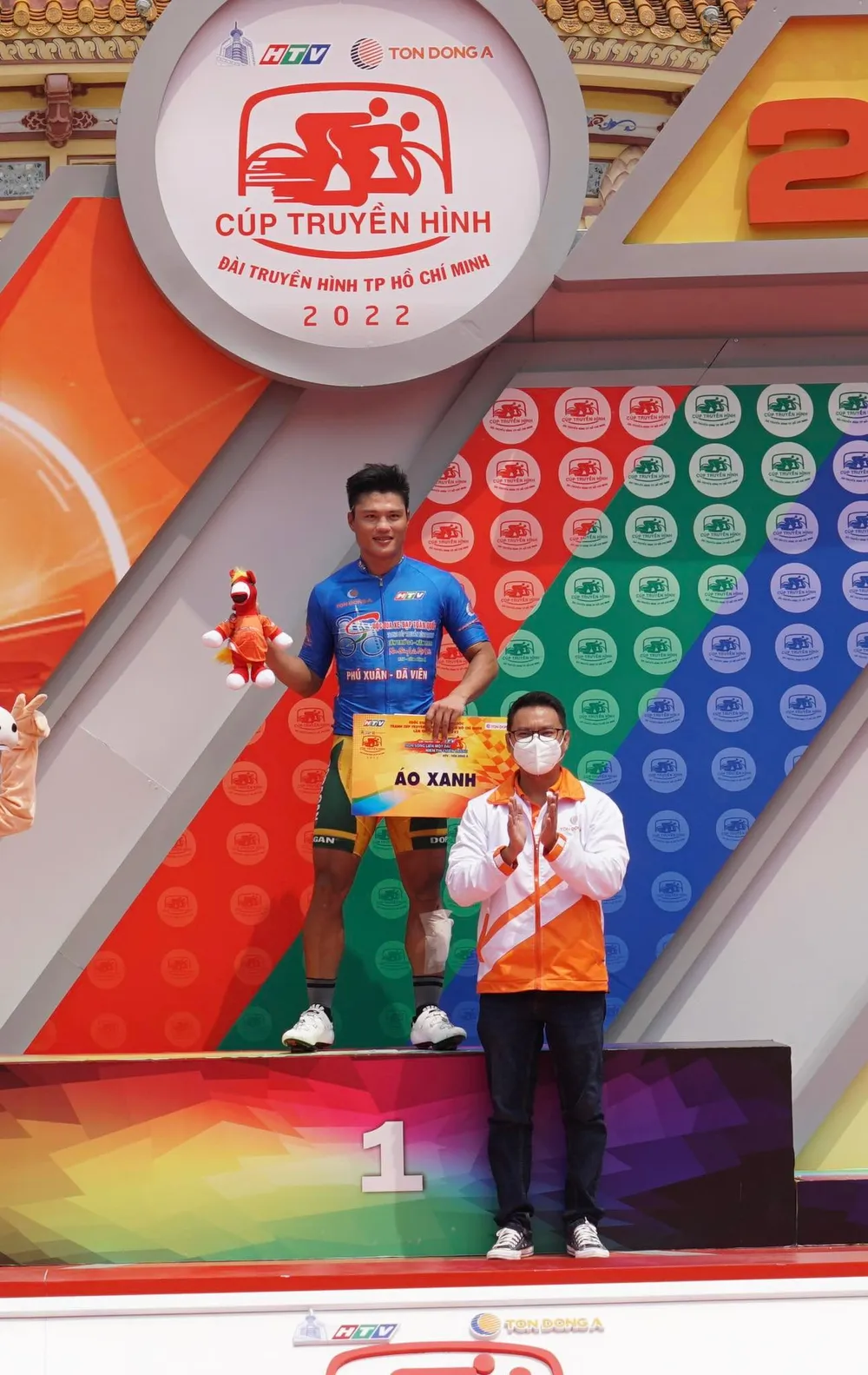 Lê Nguyệt Minh lần đầu tiên thắng chặng trong ngày Trần Tuấn Kiệt đòi lại Áo xanh ảnh 4