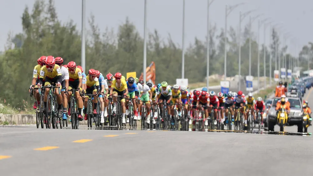 Nguyễn Tấn Hoài lần thứ 4 thắng chặng gia tăng khoảng cách điểm Áo xanh ảnh 1