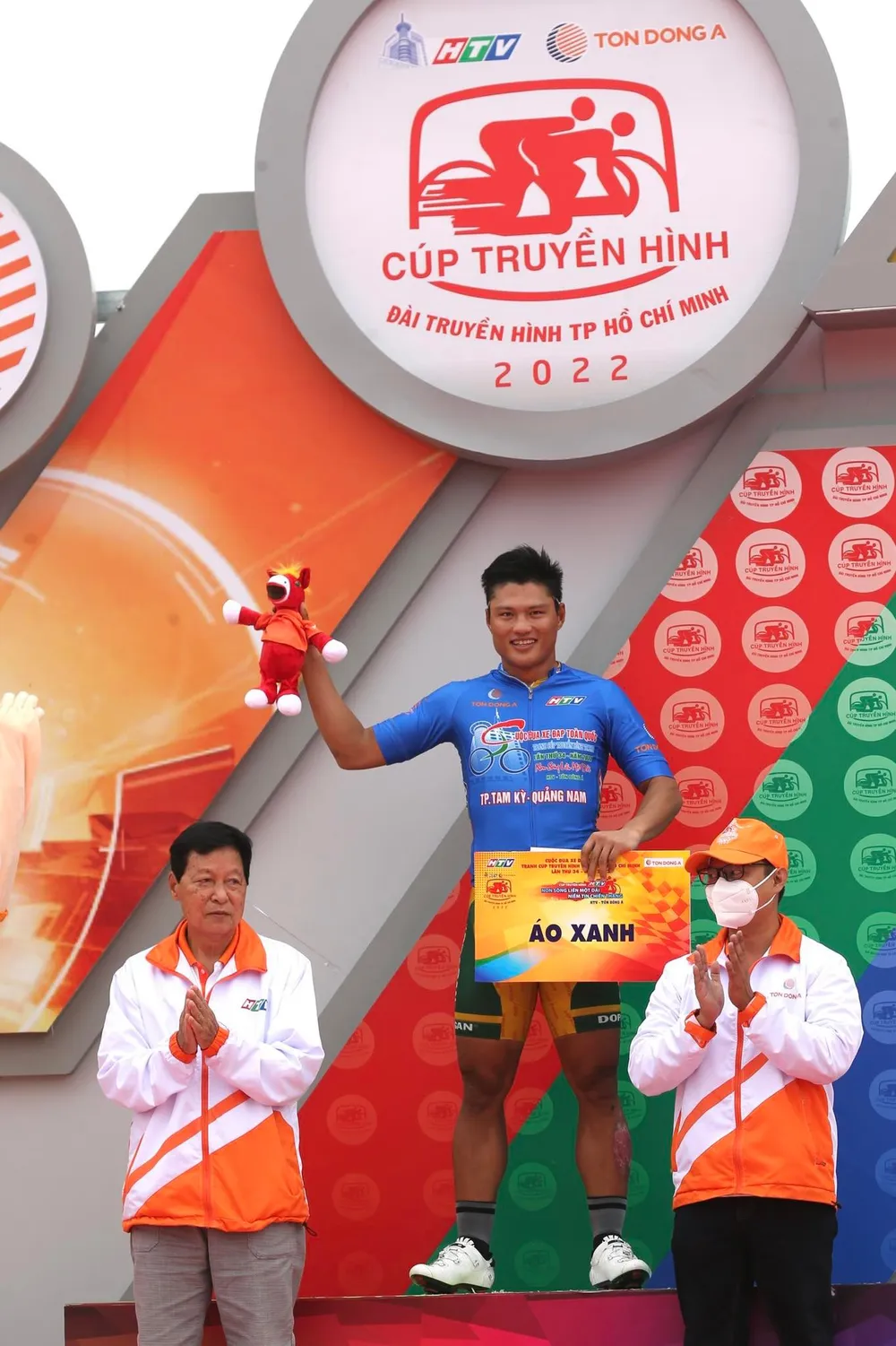 Nguyễn Tấn Hoài té ngã mất Áo xanh về tay Trần Tuấn Kiệt ảnh 3