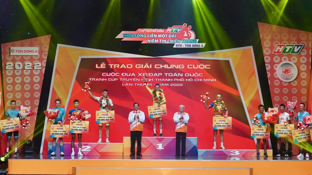 Igor Frolov giúp TPHCM Vinama giành cú “ăn ba” danh giá ảnh 2