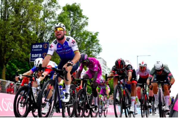 Mark Cavendish về nhất chặng 3 với cú nước rút 74,7 km/giờ ảnh 2