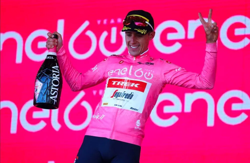 Mathieu van der Poel mất Áo hồng như dự đoán ở chặng đèo ảnh 3