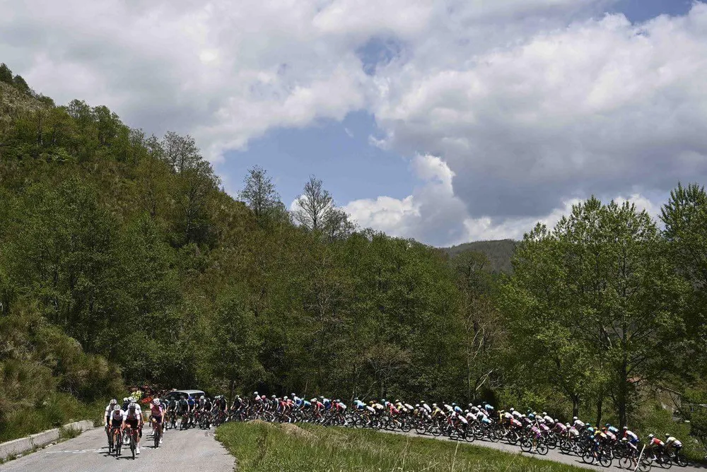 Bouwman thắng chặng 7 lấy luôn Áo xanh Vua leo núi ảnh 1