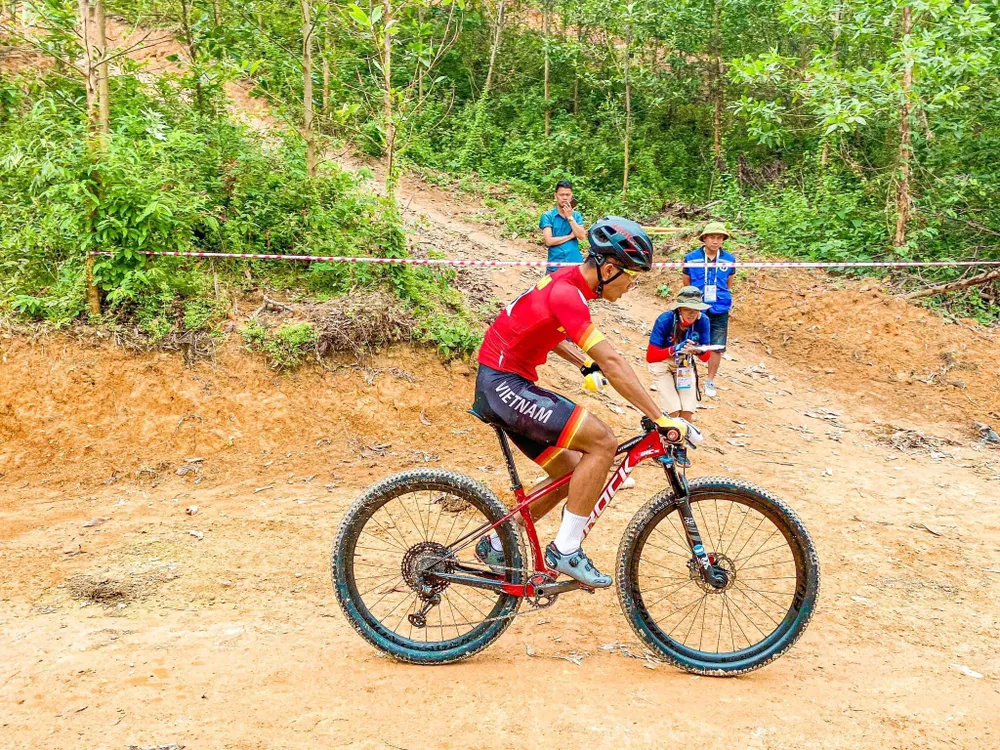 Việt Nam giành HCB nội dung đồng đội nam nữ phối hợp băng đồng Olympic ảnh 1