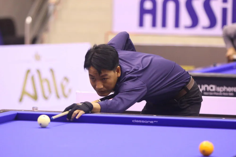 Cơ thủ Hồng Ly ngoạn mục vượt qua khung cửa hẹp vào vòng trong ảnh 3