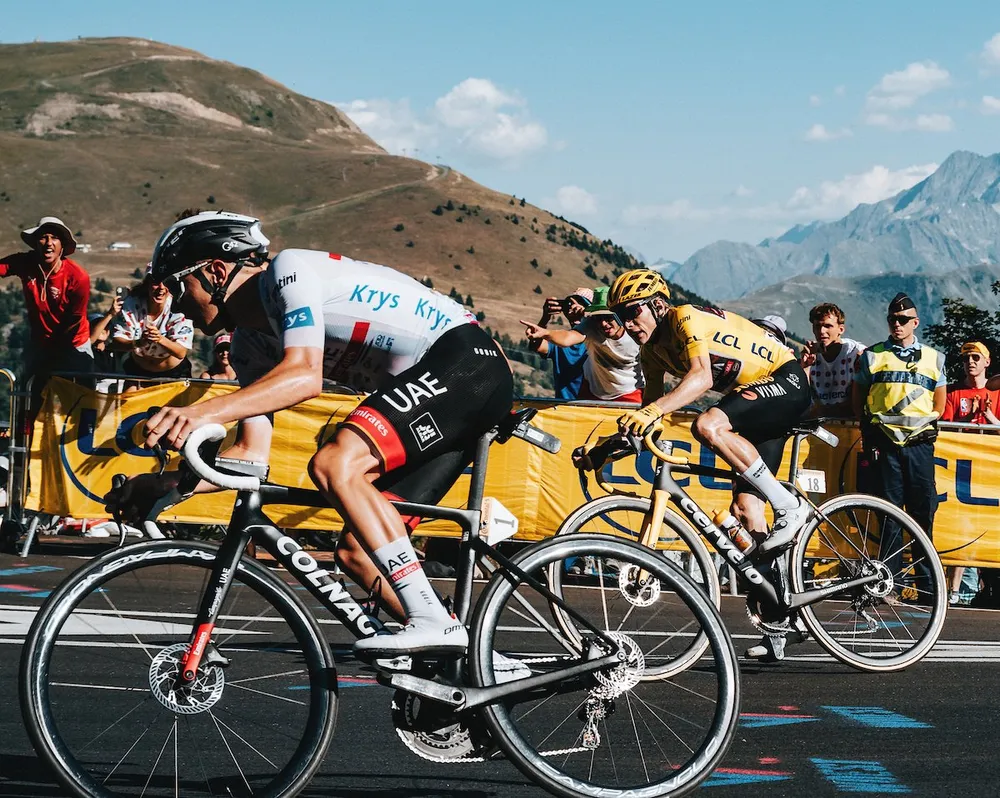 Pogacar đang nỗ lực tấn công áo vàng Vingegaard