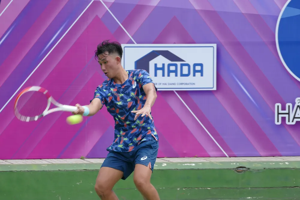Nguyễn Văn Phương lần đầu tiên tự lực vào vòng chính giải quần vợt ITF World Tennis Tour ảnh 2