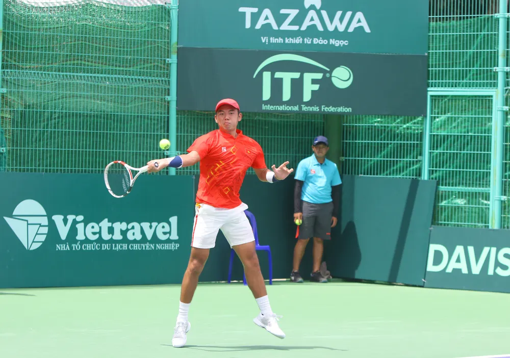 Lý Hoàng Nam thoát hiểm giúp Việt Nam có trận thắng đầu tiên ở giải quần vợt Davis Cup ảnh 2