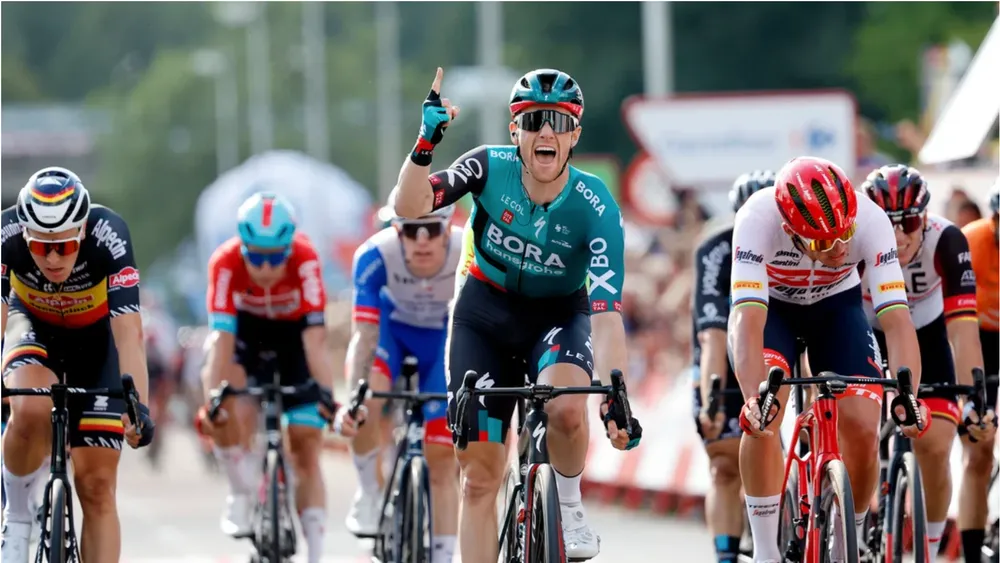 Niềm vui của Sam Bennett khi thắng chặng 