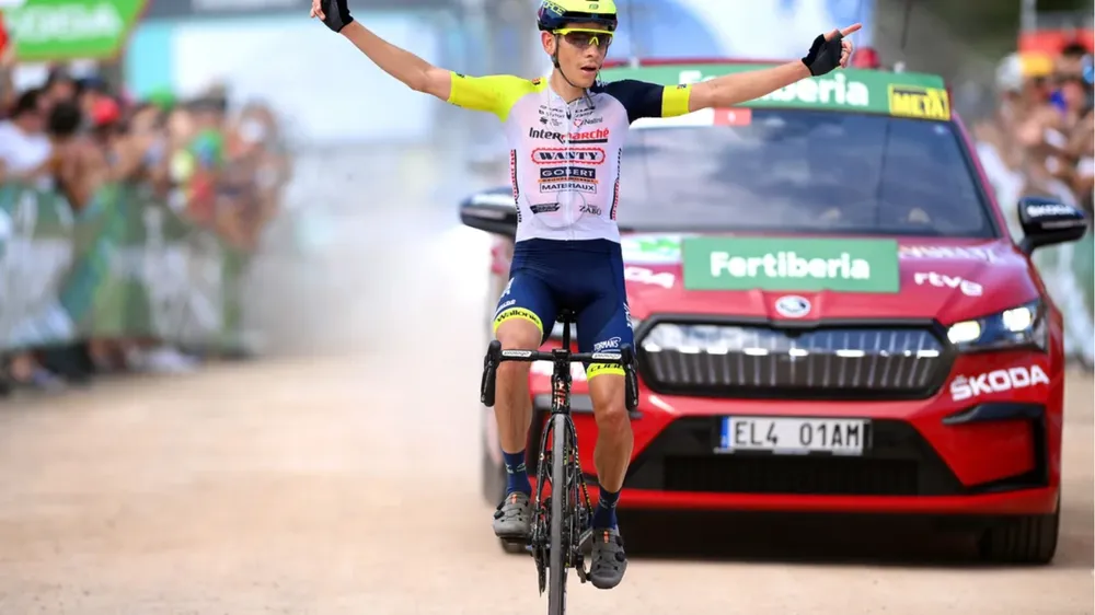 Louis Meintjes vui mừng tại đích đến