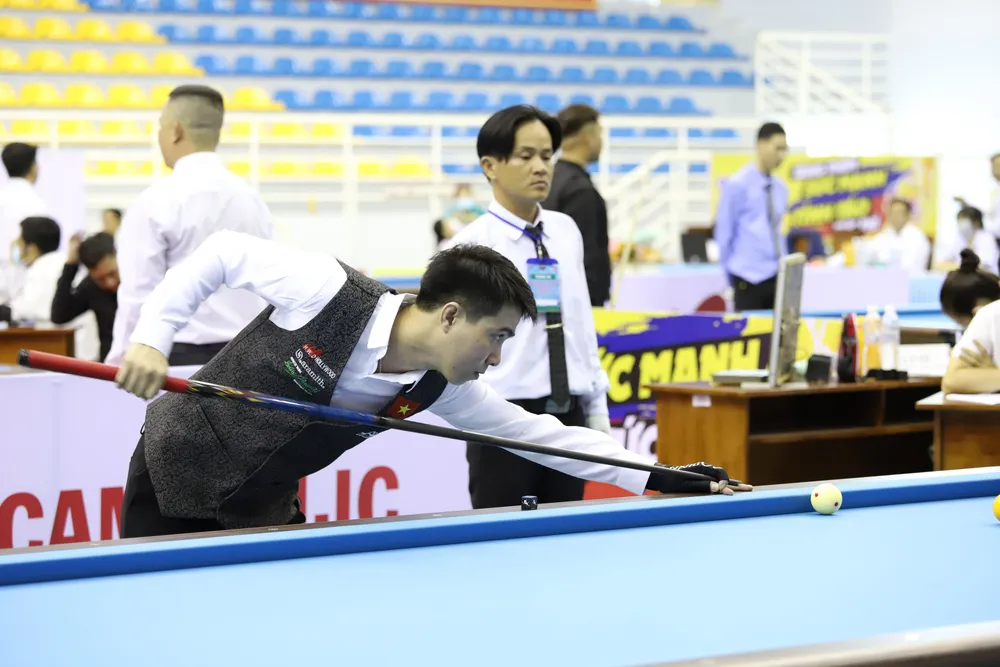 Trần Quyết Chiến thất thủ chờ tranh vé vớt ảnh 1