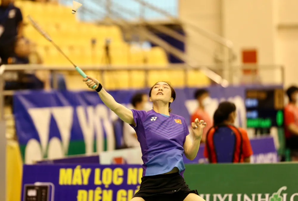 Nguyễn Thuỳ Linh vượt qua Vũ Thị Trang để vào chung kết giải cầu lông quốc tế Việt Nam Open 2022 ảnh 1