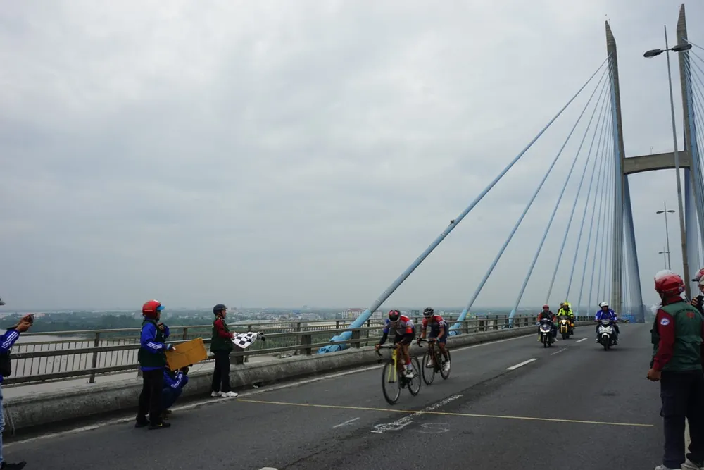 Trần Nhật Duy về nhất chặng 2 chiếm 3 Áo giải xe đạp Nam Kỳ Khởi Nghĩa 2022 ảnh 2