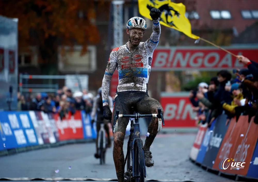 Vanthourenhout chiến thắng chặng World Cup tại Overijse