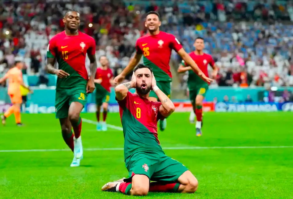 Bruno Fernandes ghi cú đúp đưa Bồ Đào Nha vào vòng 16 ảnh 1