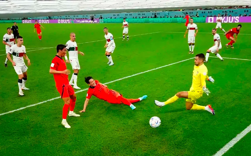 Bảng H: Hàn Quốc làm cơn địa chấn quật ngã Bồ Đào Nha giành quyền đi tiếp ảnh 2