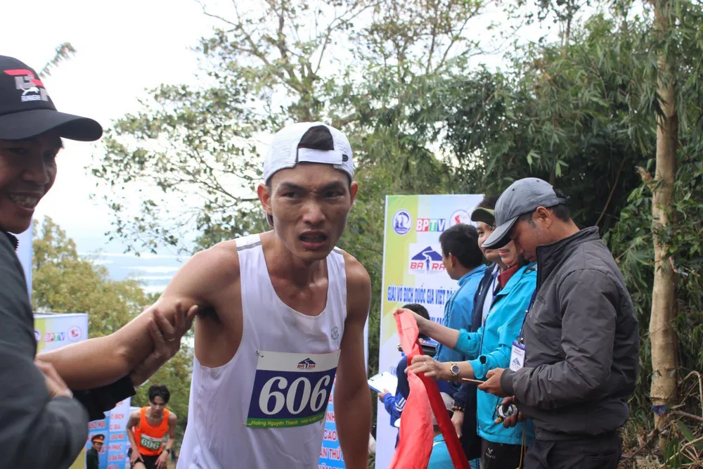 Hoàng Nguyên Thanh là người lên đỉnh Bà Rá đầu tiên