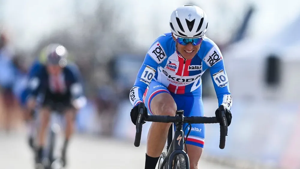 Katerina Nash dự Giải vô địch xe đạp đường trường thế giới 2022