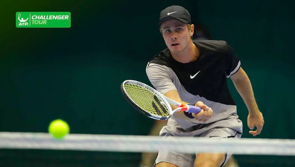 Ellis Blake vẫn chưa có trận thắng trước Lý Hoàng Nam