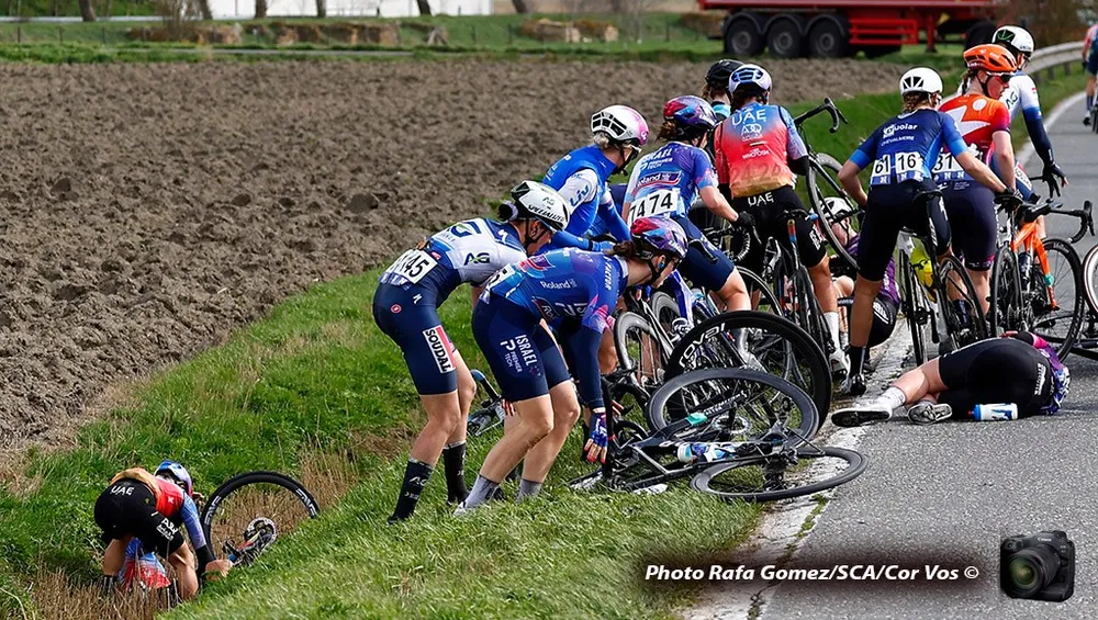 Tai nạn trên đường đua