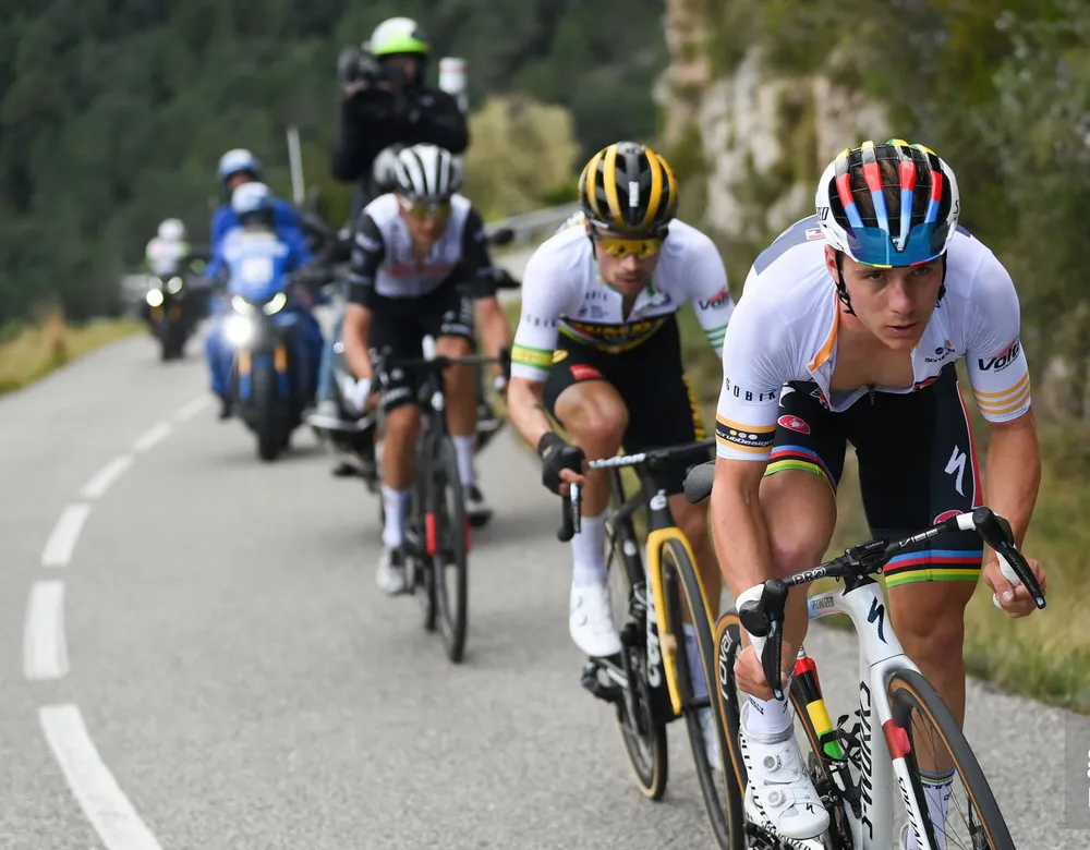 Remco Evenepoel và Primoz Roglic tấn công thoát đi ở giai đoạn cuối