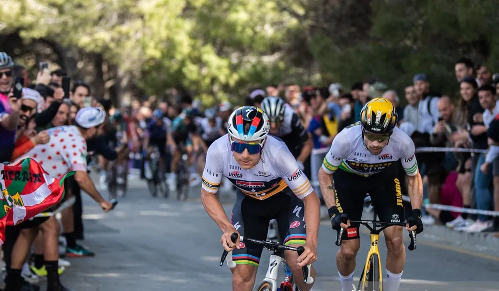 Cuộc chiến tay đôi hấp dẫn giữa Remco Evenepoel và Primoz Roglic Cuộc chiến tay đôi hấp dẫn giữa Remco Evenepoel và Primoz Roglic