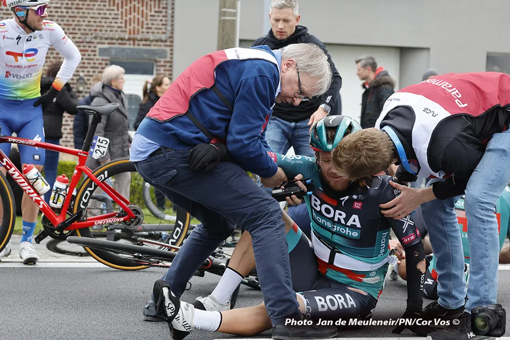 Nhiều tay đua bị chấn thương trong sự cố tai nạn