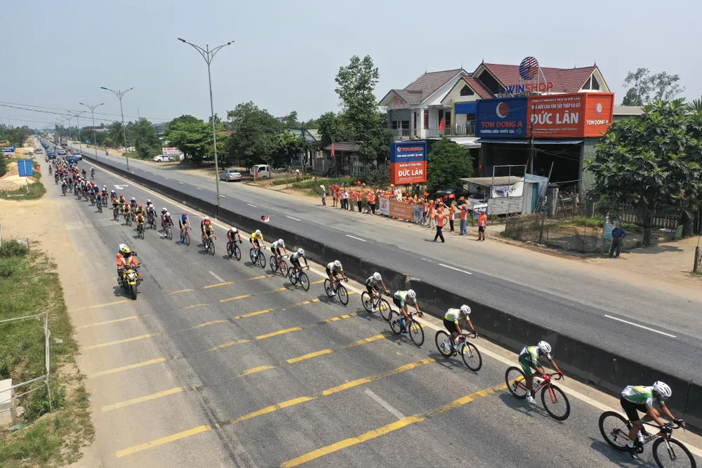 Dàn máy kéo An Giang kiểm soát tốc độ