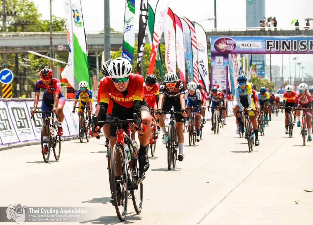 Các đồng đội trong đội tuyển luôn hỗ trợ tốt cho Nguyễn Thị Thật