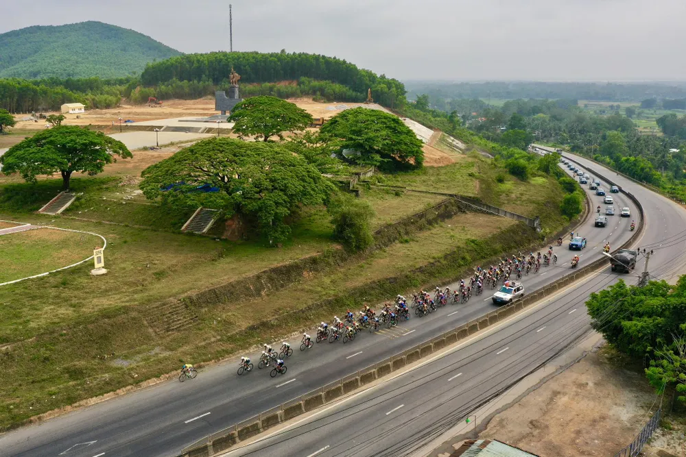 Quang cảnh đường đua. Ảnh: HOÀNG HÙNG