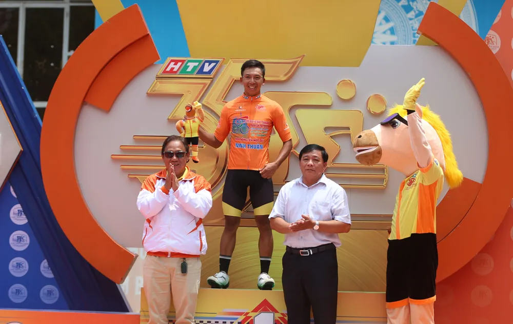 Tay đua Nguyễn Thắng soán Áo cam thành công