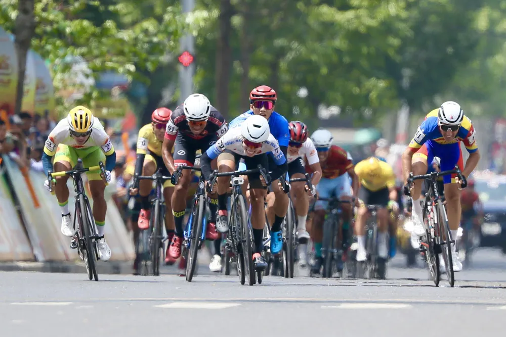 Màn so kè nước rút tại đích đến