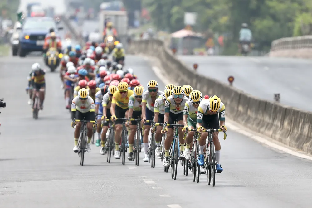 An Giang dàn đội hình bảo vệ Áo vàng