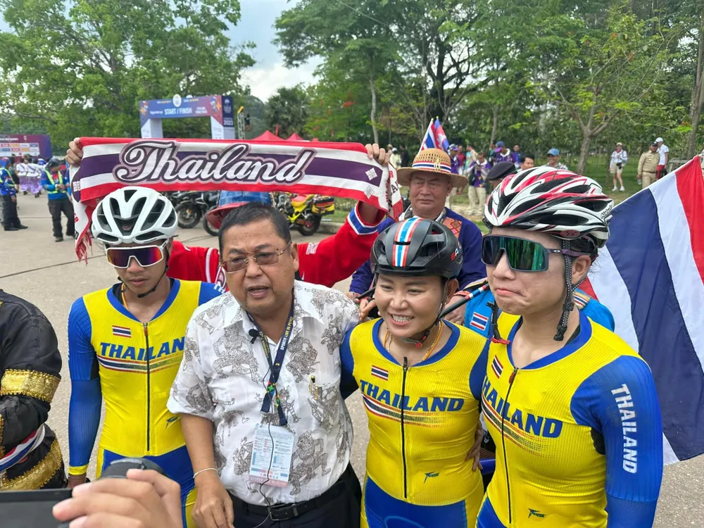 Đội tuyển Thái Lan vui mừng với chiến thắng