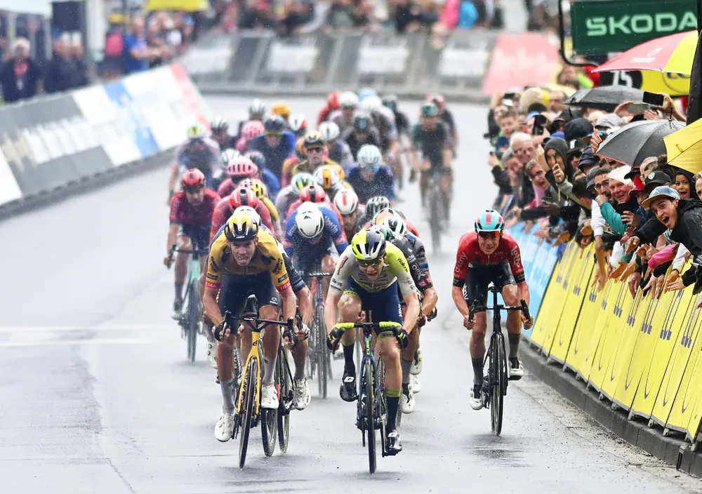 Màn so kè nước rút tại đích đến