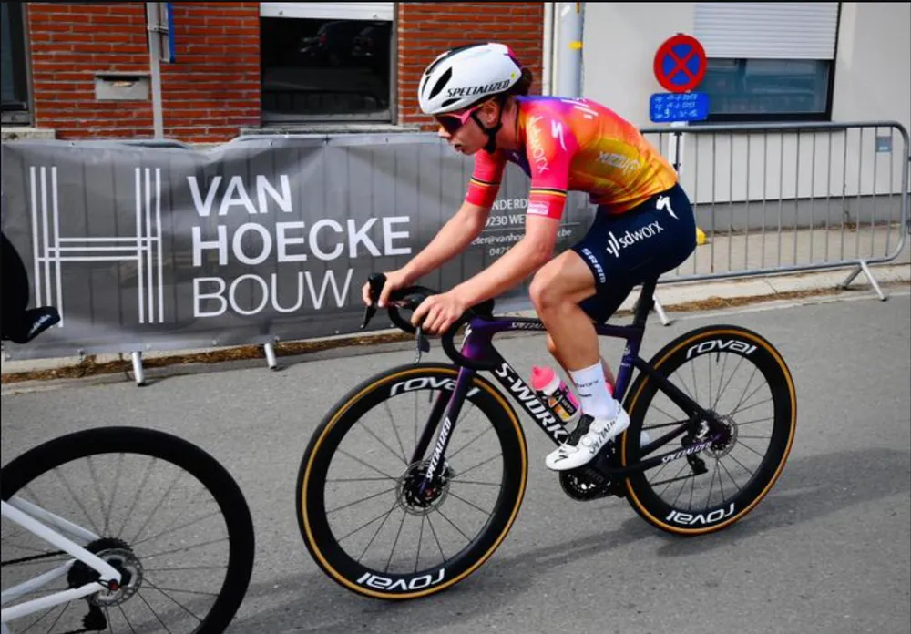 Lotte Kopecky là một trong những tay đua nữ hàng đầu thế giới Lotte Kopecky là một trong những tay đua nữ hàng đầu thế giới