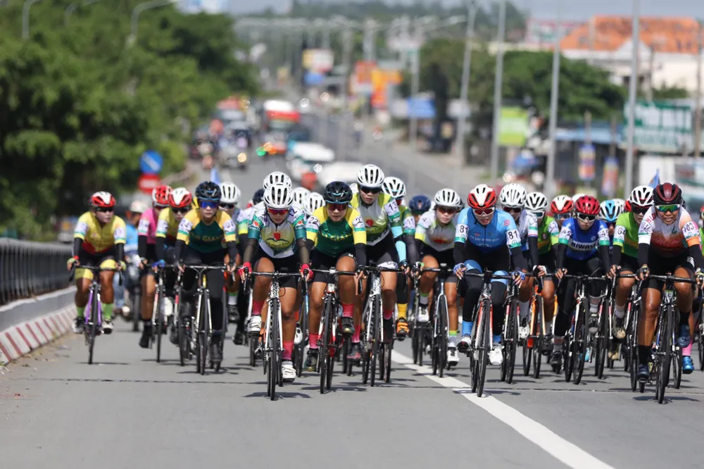 Hai đội Biwase Bình Dương và Tập đoàn Lộc Trời luôn đeo bám nhau quyết liệt