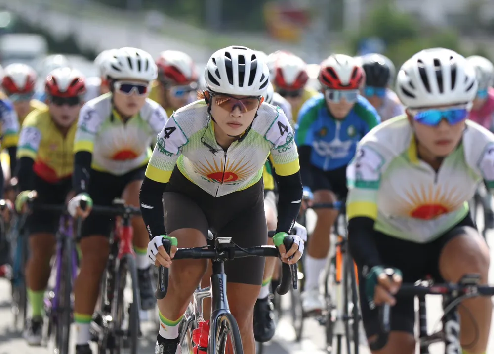 Đội An Giang chủ động đánh chiếc Áo xanh trong chặng 4