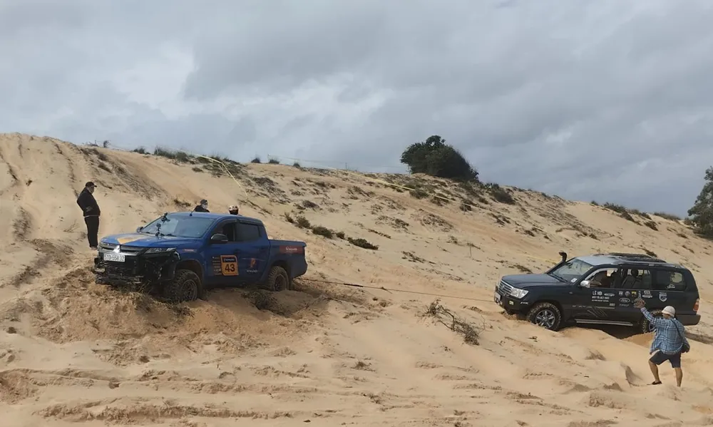 Thi đấu trên địa hình cát là một thách thức mới đối với người chơi