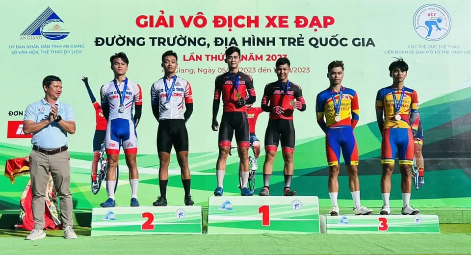 Nguyễn Thiên Huy/Trần Trọng Phúc nhận HCV