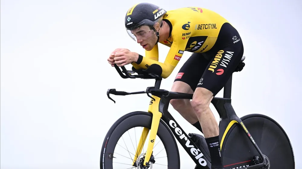 Michel Hessmann chạy cá nhân tính giờ khá tốt