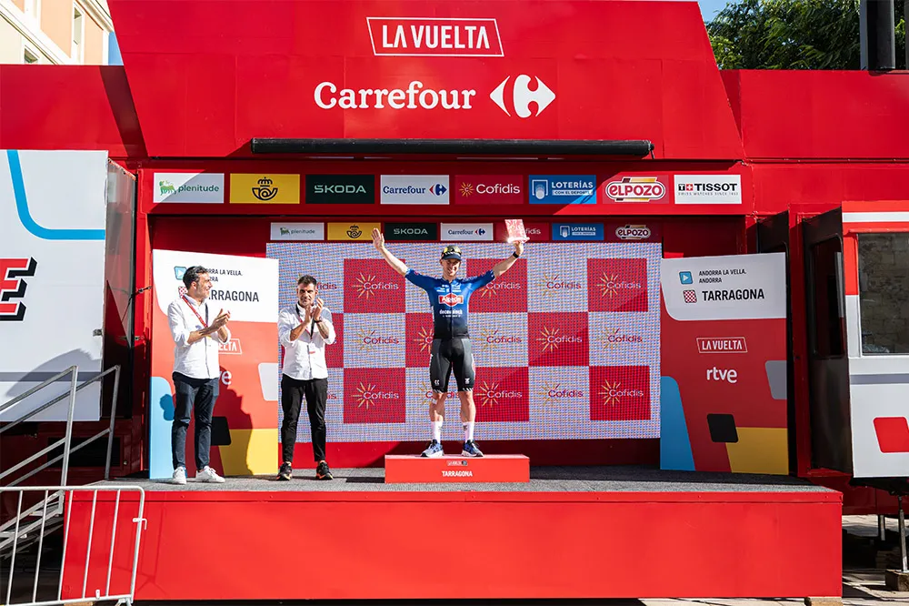 Kaden Groves vươn lên mặc áo xanh lá cây