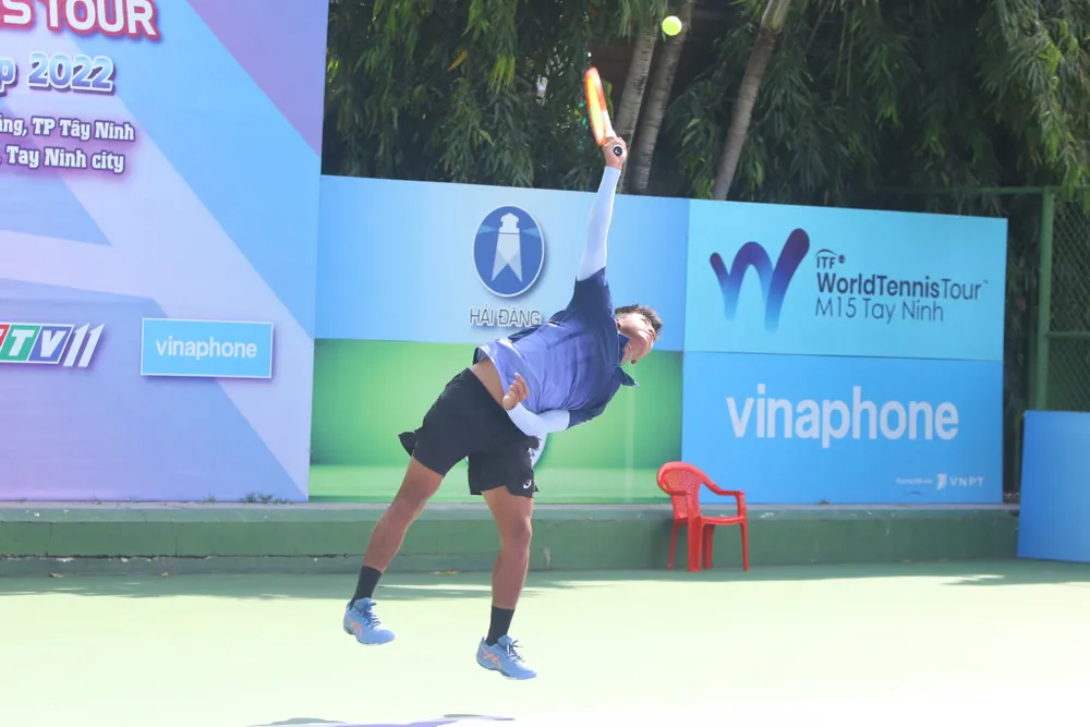 Tay vợt trẻ 20 tuổi đang cố gắng thăng tiến trong bản đồ quần vợt thế giới Tay vợt trẻ 20 tuổi đang cố gắng thăng tiến trong bản đồ quần vợt thế giới