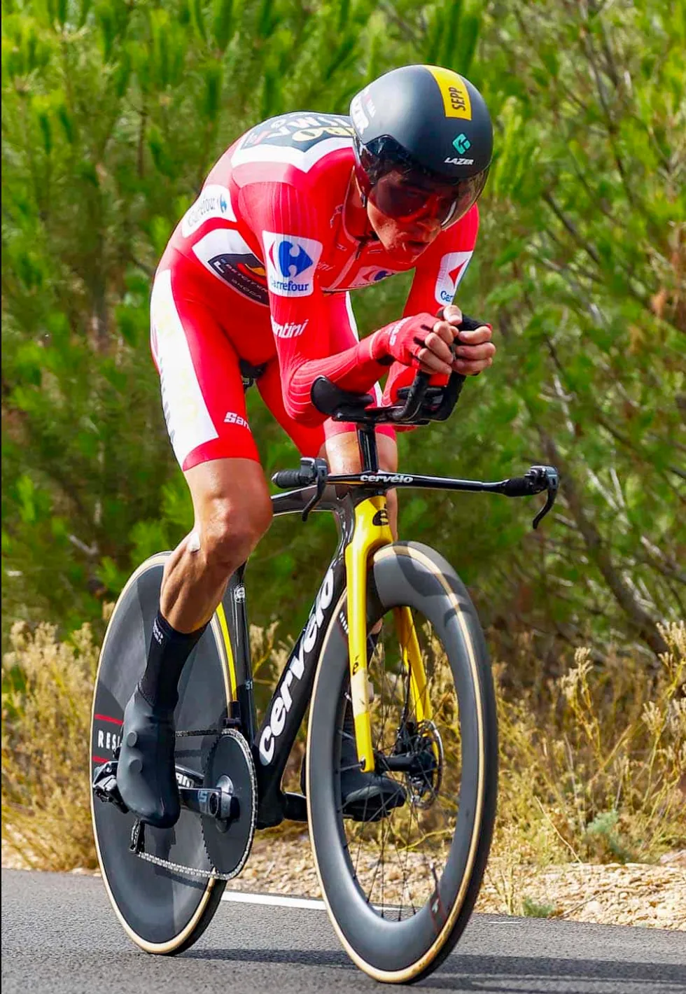 Sepp Kuss bảo vệ thành công áo đỏ tổng sắp