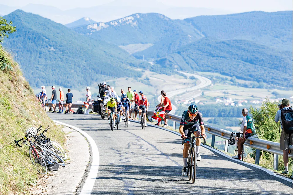 Nỗ lực tấn công của các tay đua