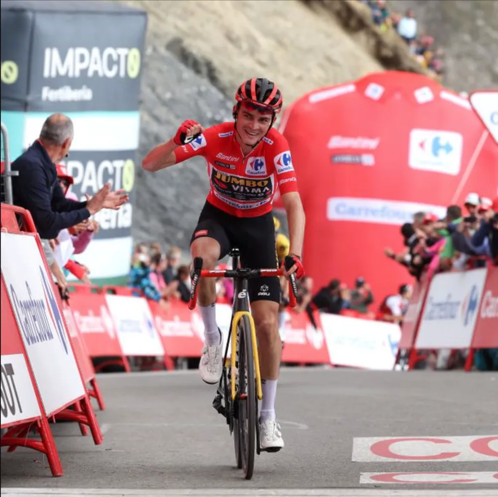 Sự thống trị của Sepp Kuss tại Vuelta a Espana 2023 đang bị nghi ngờ