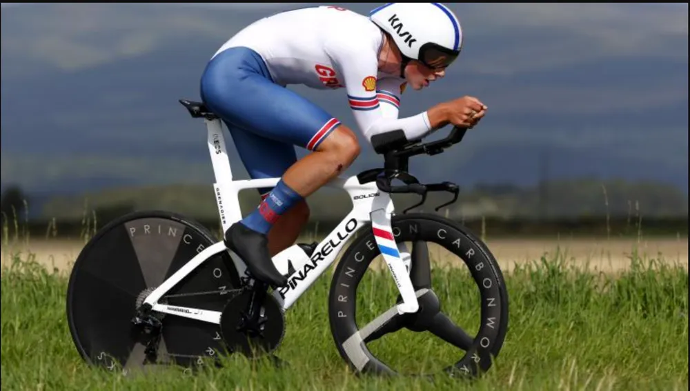 Joshua Tarling đang là ngôi sao ở nội dung cá nhân tính giờ