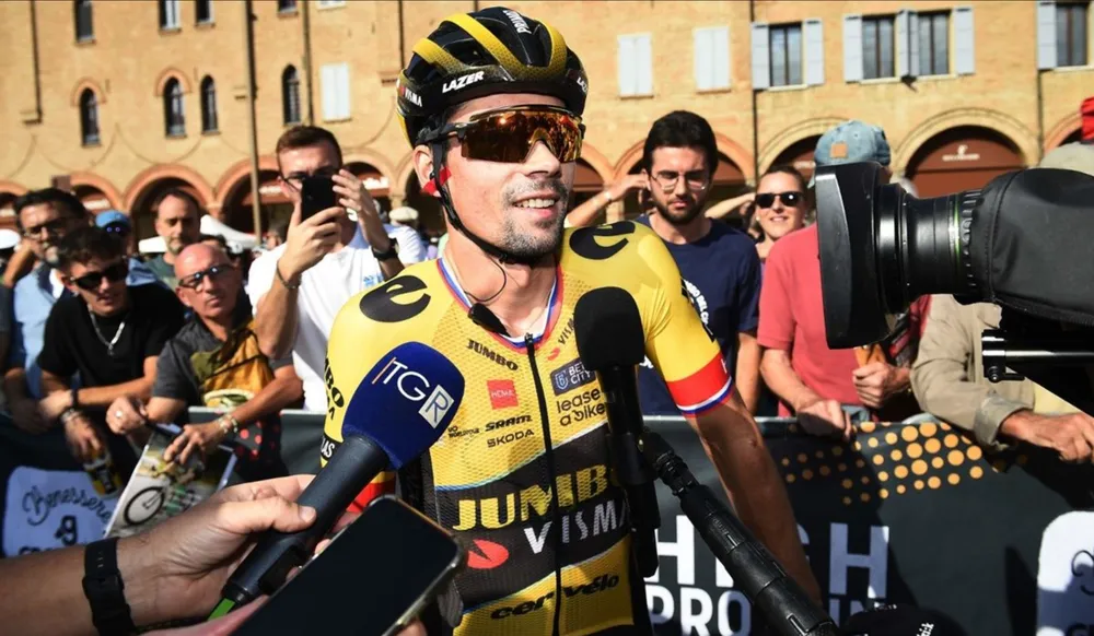 Primoz Roglic trở thành tâm điểm của giới truyền thông và người hâm mộ