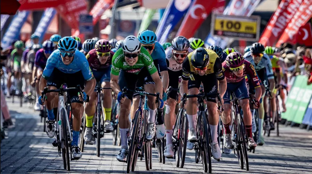 Màn so kè nước rút tại đích đến