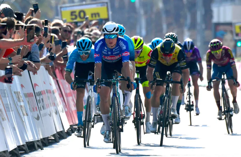 Các tay đua nước rút về trong tốp thứ hai